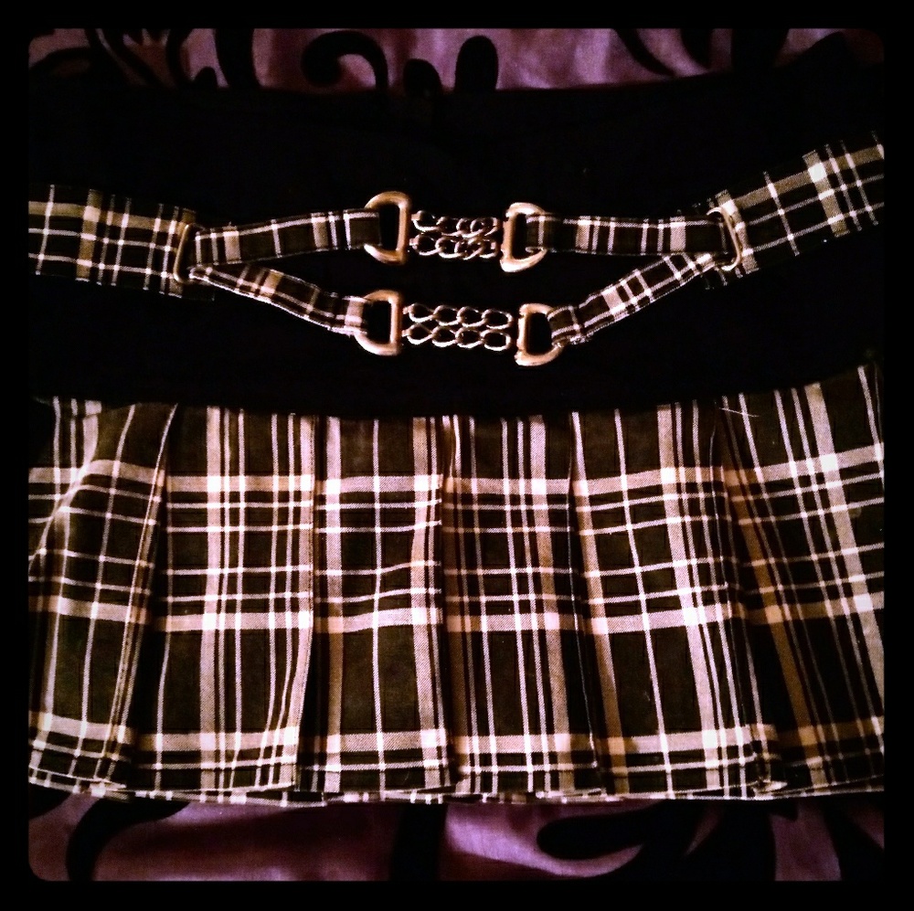 Tripp nyc w/b tripp skirt w/matching corset top